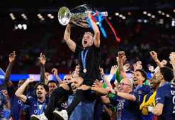 PSG teknik direktörü Luis Enrique çok mutlu! 'Net şekilde hak ettik'