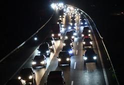 Bayram dönüşü kara yollarında trafik yoğunluğu sürüyor! İstanbul yönünde durma noktasına geldi