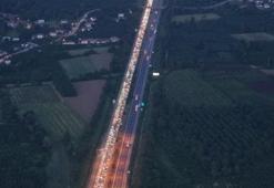 Bayram sonrası İstanbul yolunda trafik adım adım ilerliyor! Hız 20 kilometreye düştü