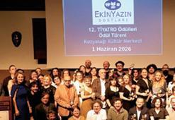 Tiyatro ödülleri sahiplerini buldu