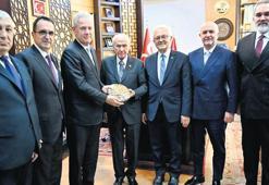 İZTO heyetinden Bahçeli’ye ziyaret