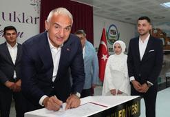 Bakan Ersoy'dan yeni evlenen çifte sürpriz