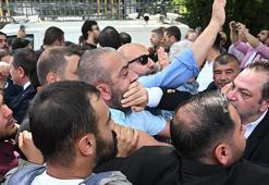 TBMM önünde CHP'liler arasında arbede