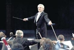Orkestra şefleri yarışıyor