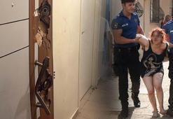 Komşular kokuyu alıp, ihbar etti! Evden kelepçelenerek çıkarıldı