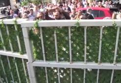 Ankara'daki bir lisede, sınava dakikalar kala öğrenciler okul bahçesine alınmayınca gerginlik yaşandı