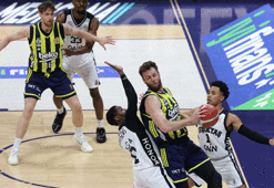 Basketbolda derbi maçta Beşiktaş, Fenerbahçe'yi mağlup etti! Seride öne geçti