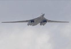 Rusya'da eğitim uçuşu yapan stratejik bombardıman uçağı düştü