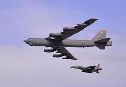 ABD'de B-52 Stratofortress bombardıman uçağı kalkıştan kısa süre sonra düştü