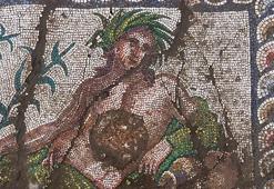 Bakan Ersoy’dan Aspendos müjdesi! Nadir bir nehir tanrısı betimlemesi ortaya çıkarıldı