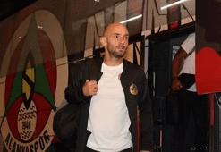 Alanyaspor'da Efecan Karaca 13 yılın ardından kulüpten ayrıldı