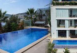 Antalya'daki lüks villalarda tatilin bedeli 50 bin ile 500 bin lira arasında