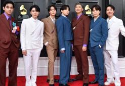 Dünyaca ünlü K-pop grubu BTS'in başı takıntılı hayranyla belada!'133 kere çalmış'