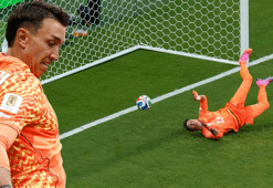 Muslera'nın hatası pahalıya patladı! Uruguay, Dünya Kupası'na veda etti