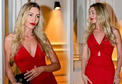 Kırmızı elbisesiyle büyüledi! Sinem Kobal fit haliyle dikkat çekti