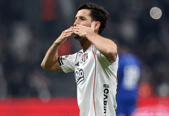 Beşiktaş, Salih Uçan'a resmen veda etti! 'Teşekkür Ederiz'
