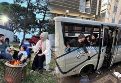 Hatlı minibüsü 100 bin liraya yuvaya dönüştürdüler! ‘Çöp kutusuna benzetenler bile oldu’