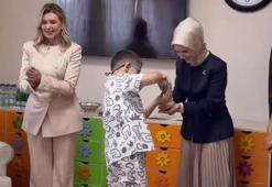 Bakan Göktaş ve Ukrayna Devlet Başkanı’nın eşi Ukraynalı çocukları ziyaret etti