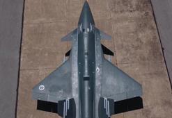 Bayraktar KIZILELMA'dan JET-230 ile bir ilk! Süpersonik füze ile vurdu