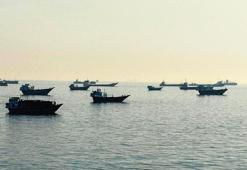 İran füzeleri Hürmüz'de BAE tankerlerini vurdu: 1 ölü, 8 yaralı
