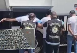 İstanbul'da durdurulan otobüsten cephanelik çıktı