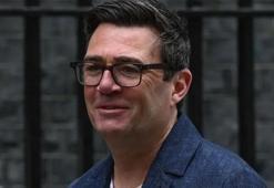 İngiltere'de iktidardaki İşçi Partisi'nin yeni lideri Andy Burnham oldu! İlk mesaj geldi
