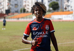 Sudanlı annenin Yörük oğlu Ahmet Göklü'nün hedefi futbol kariyerinde ilerlemek