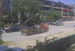 Vincin bomu telefon teline takıldı, devrilen direk minibüsün üzerine düştü