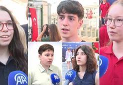LGS birincileri başarılarının sırrını anlattı: Kullandığı telefon modeli şampiyonluğa taşıdı