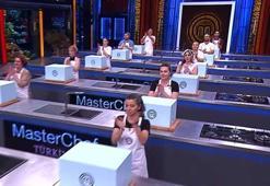 MASTERCHEF'İN 8. YARIŞMACISI BELLİ OLDU! MasterChef 2026 ana kadroya giren 8. yarışmacı kim oldu? İşte ikinci etapta en güzel Su Böreği yapan 4 yarışmacı ve ana kadroya giren isim...