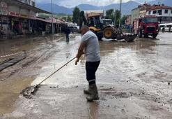 Kastamonu'yu sel vurdu! 150'den fazla bina su altında kaldı