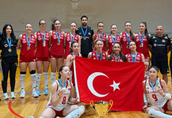 Voleybolda gelecek emin ellerde! Gençler umut verdi