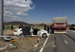 Çankırı'da feci kaza! TIR ile otomobil çarpıştı: 3 ölü, 2 yaralı