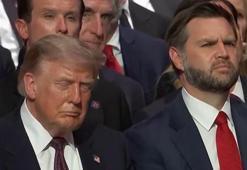 ABD Başkanı Trump cenazede ne yapacağını şaşırdı! Şok görüntüler: Önce uyukladı, sonra şeker yedi