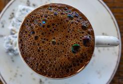 Türk kahvesinden köpükler taşsın! Küçücük bir tüyo sayesinde lezzeti mükemmel oluyor
