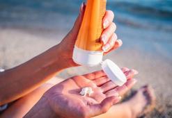 Güneş kremi sürerken yapılan hata cildi yaşlandırıyor! Dermatologlardan kritik uyarı