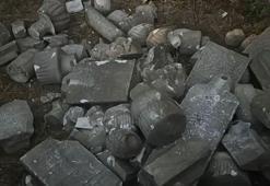 Fatih'teki tarihi hazirede 7 mezar taşı tahrip edildi