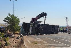 Kayseri'de yolcu otobüsü devrildi! 1 ölü, 2'si ağır 22 yaralı
