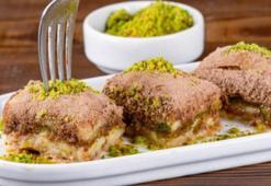 Sütlü soğuk baklava nasıl yapılıyor? Kahvaltılık gevreği toz haline getirin: Sırrı şerbette