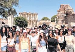 İzmir’de gençlik köprüsü kuruldu