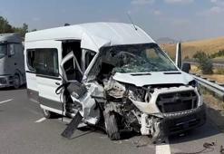Ankara’da minibüs TIR'a çarptı: 7 yaralı