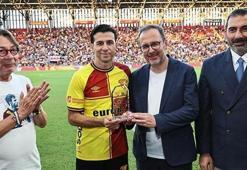 Mehmet Kasapoğlu, İsmail Köybaşı'nın jübile maçına katıldı