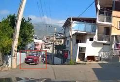 Ayağı gaz pedalında takılı kaldı! Yol vermek isterken...