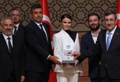 'Yılın Dizisi' Uzak Şehir