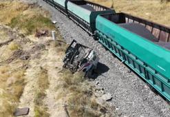 Malatya'da yük treni hemzemin geçitte kamyona çarptı! 1 kişi yaralı