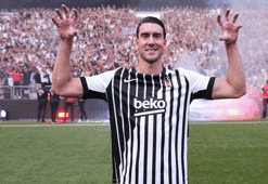 Beşiktaş, Dusan Vlahovic'i UEFA listesine ekledi! Kadrodan çıkan belli oldu