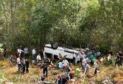 Sivas'ta korkunç kaza! Yolcu minibüsü şarampole devrildi: 4 ölü, 10 yaralı
