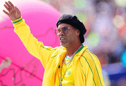 46 yaşındaki Ronaldinho'dan futbola dönüş kararı!