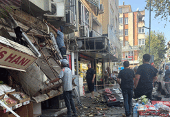 Gölcük’te klima tadilatı sırasında çökme! 2 usta yaralandı, bir kişi içeride mahsur kaldı