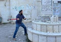 Batı Şeria'da skandal! İsrailli vekil Filistin anıtını balyozla parçaladı